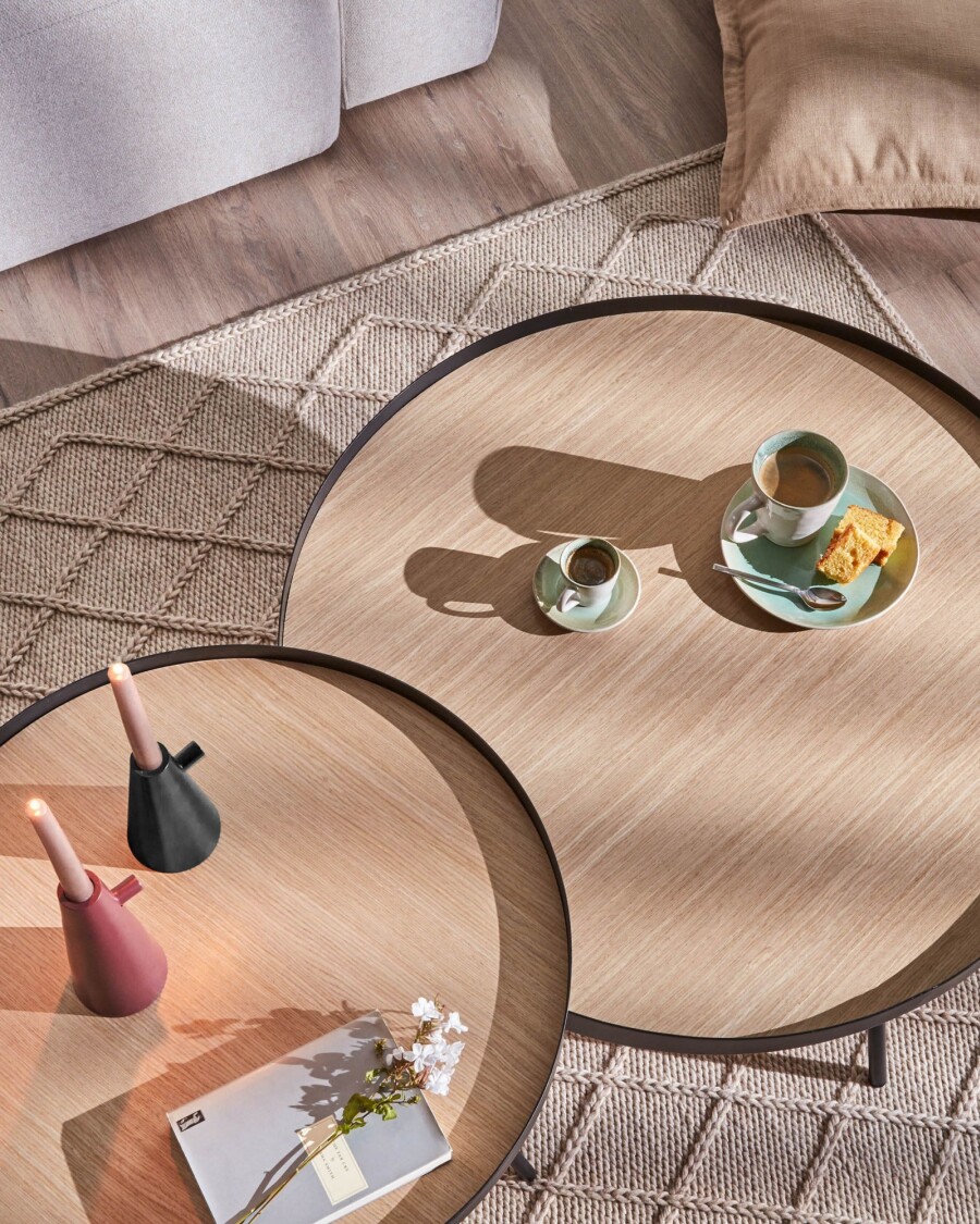 Mesa de centro MDF efecto roble y estructura de acero acabado negro Nenet Ø 84 cm Mesa de centro MDF efecto roble y estructura de acero acabado negro Nenet Ø 84 cm