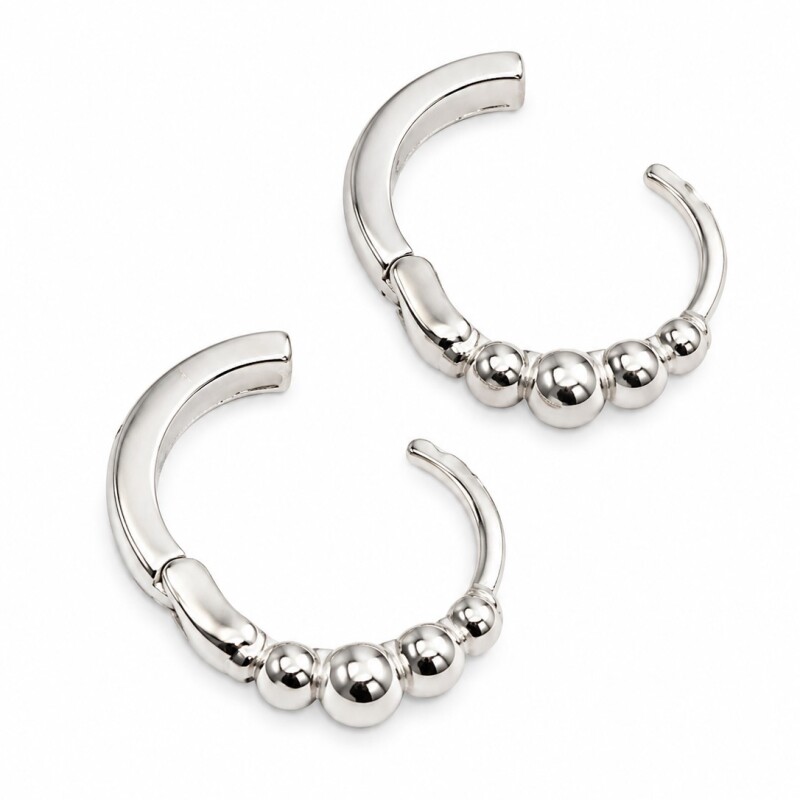 Aros pequeños con bolitas en cuerpo Aros pequeños con bolitas en cuerpo