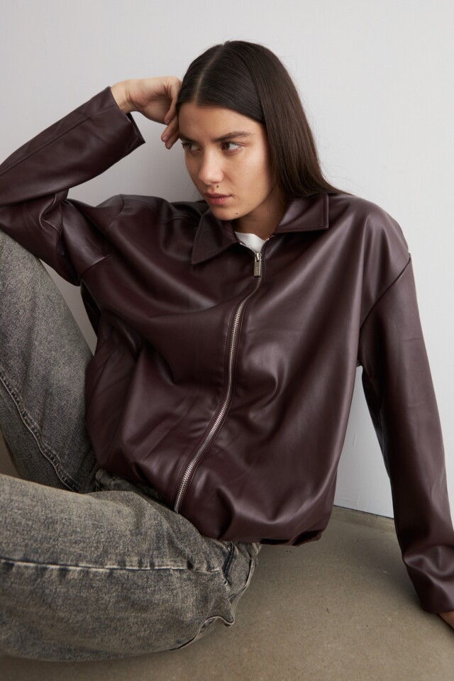 Chaqueta bomber eco cuero ciruela