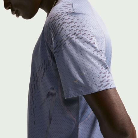 Remera Nike Dri-Fitadv Stride Nvlty Manga Corta de Hombre Morado