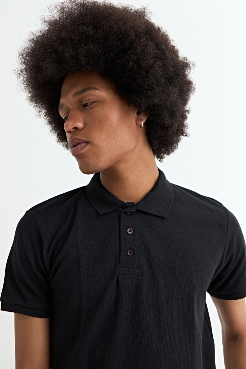 Remera polo manga corta NEGRO