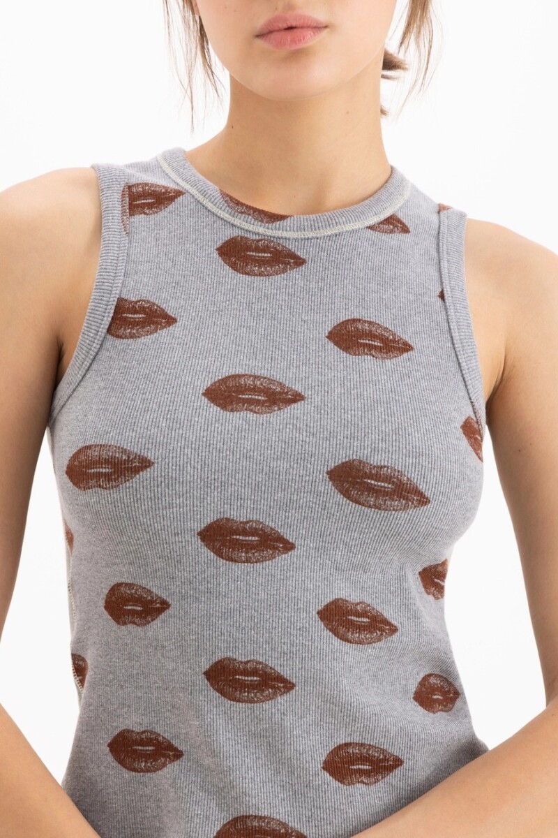 MUSCULOSA KISS Gris
