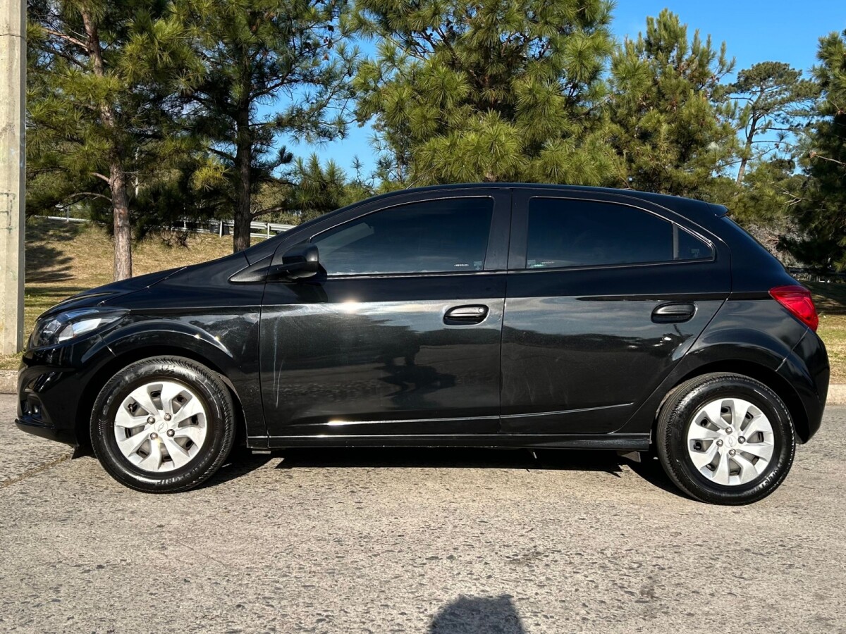 Chevrolet Joy 1.0 Extra Full 2022 EXCELENTE ESTADO! Chevrolet Joy 1.0 Extra Full 2022 EXCELENTE ESTADO!