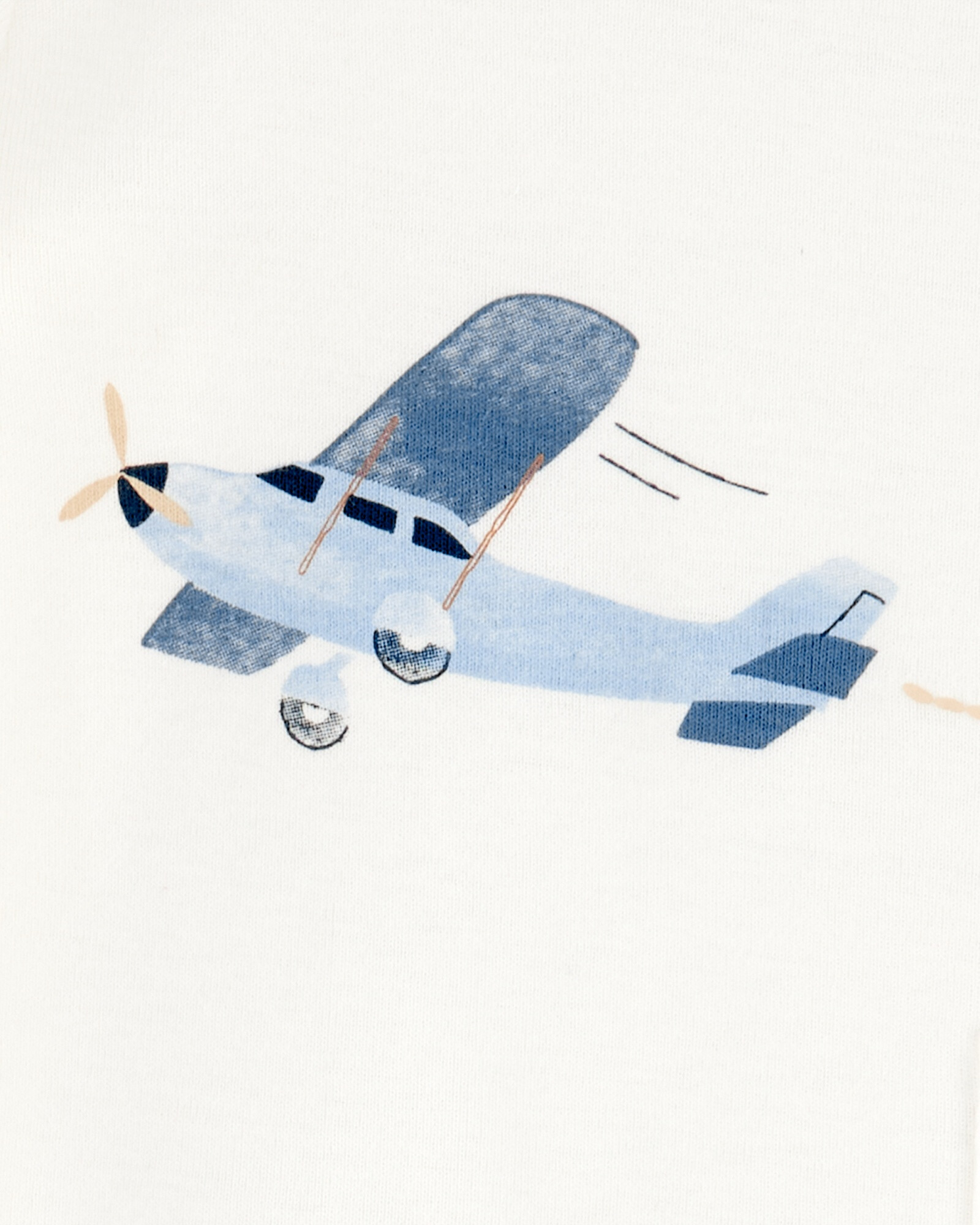 Set cuatro piezas de algodón, pantalón, remera, gorro y medias Set cuatro piezas de algodón, pantalón, remera, gorro y medias