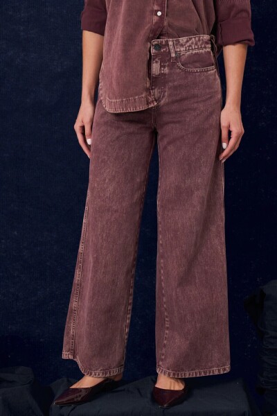 JEAN RELAXED BORDO Bordo