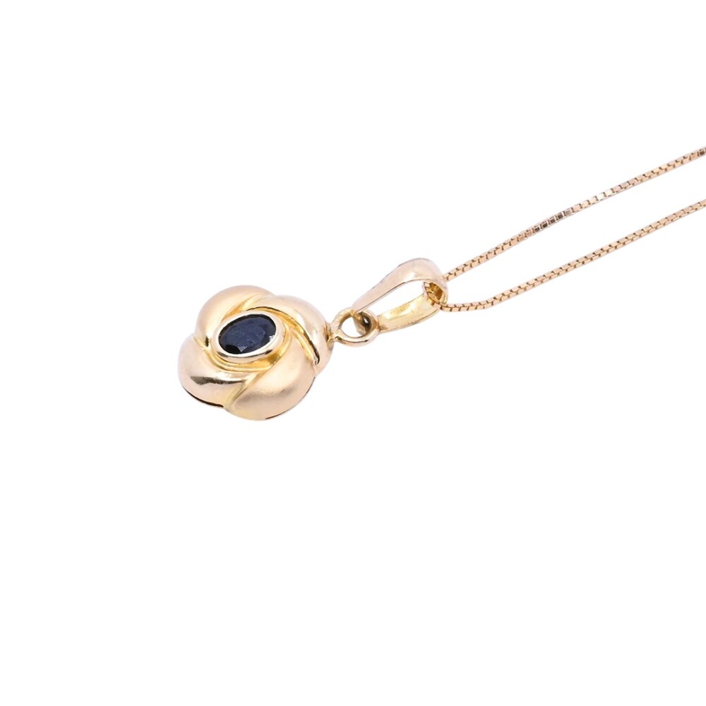 Colgante oro 18 k con zafiro oval. Colgante oro 18 k con zafiro oval.