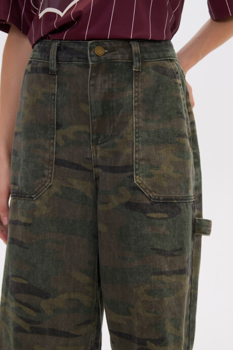 Bermuda Pattin Estampado 1