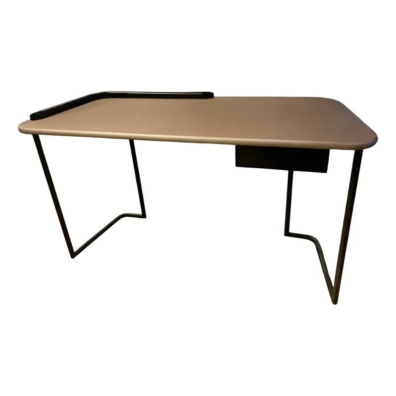 ESCRITORIO 1 CAJON TAPA MADERA CHOCOLATE SUAVE PATAS EN HIERRO LAQUEADAS EN NEGRO ESCRITORIO 1 CAJON TAPA MADERA CHOCOLATE SUAVE PATAS EN HIERRO LAQUEADAS EN NEGRO