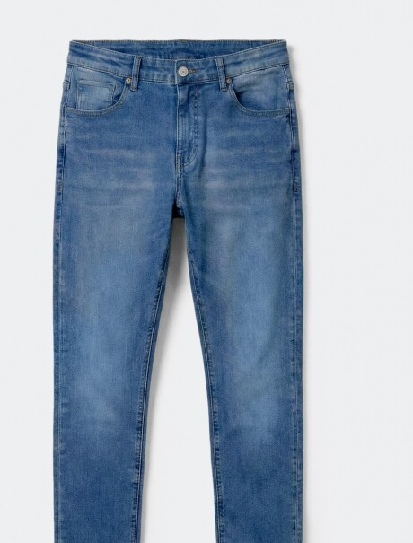 PANTALONES VAQUEROS AJUSTADOS BÁSICOS CON ELASTANO AZUL