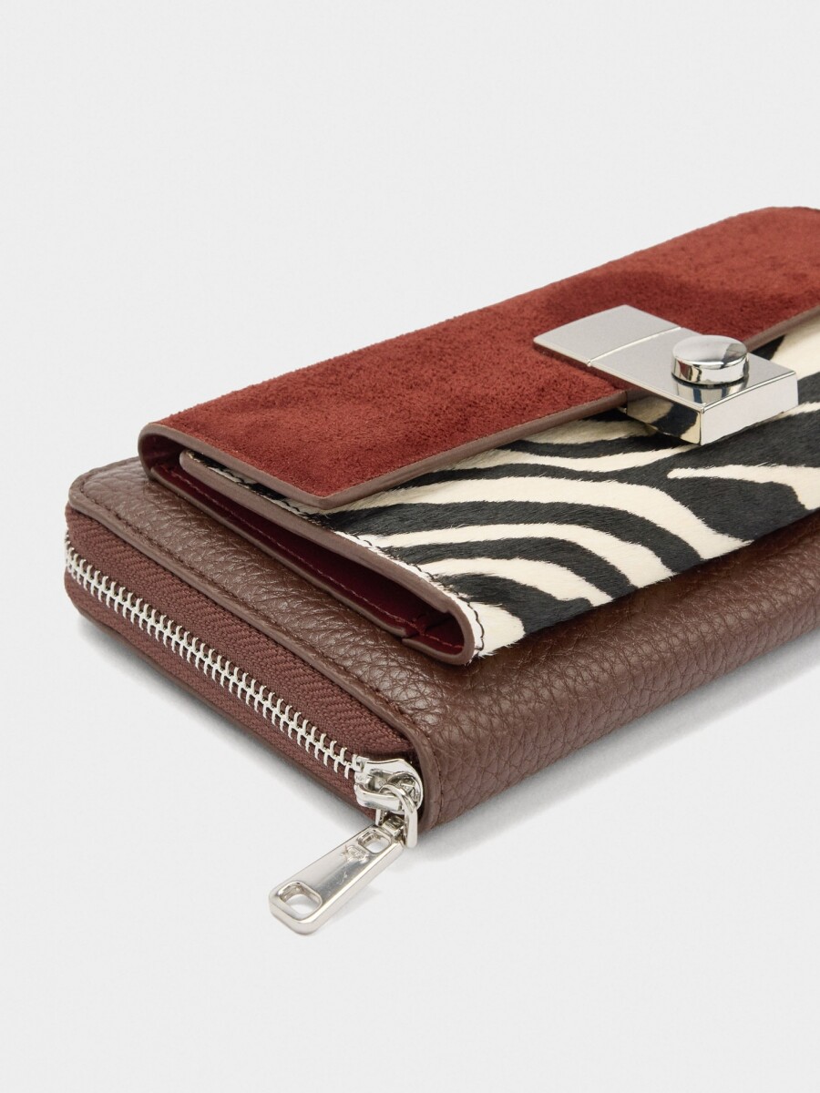 Cartera Detalles De Piel Con Solapa multicolor