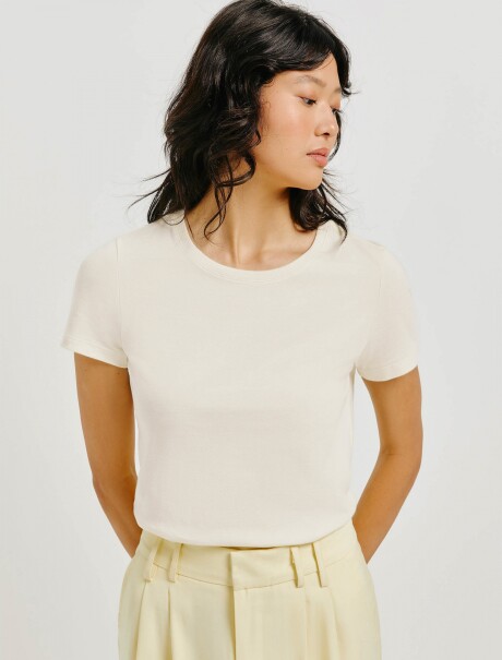 CAMISETA BÁSICA SLIM WORLD CREMA
