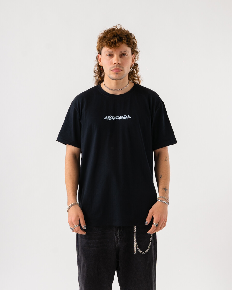 REMERA CLASSIK NEGRA LOGO ESPEJO 
