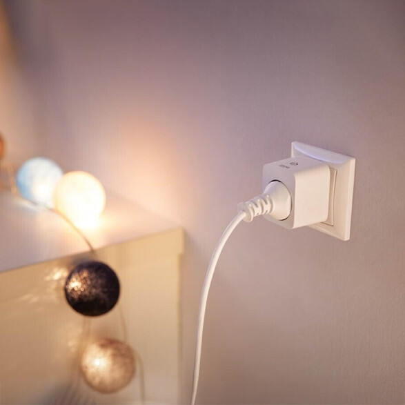 Enchufe schuko WIZ inteligente color blanco L27479