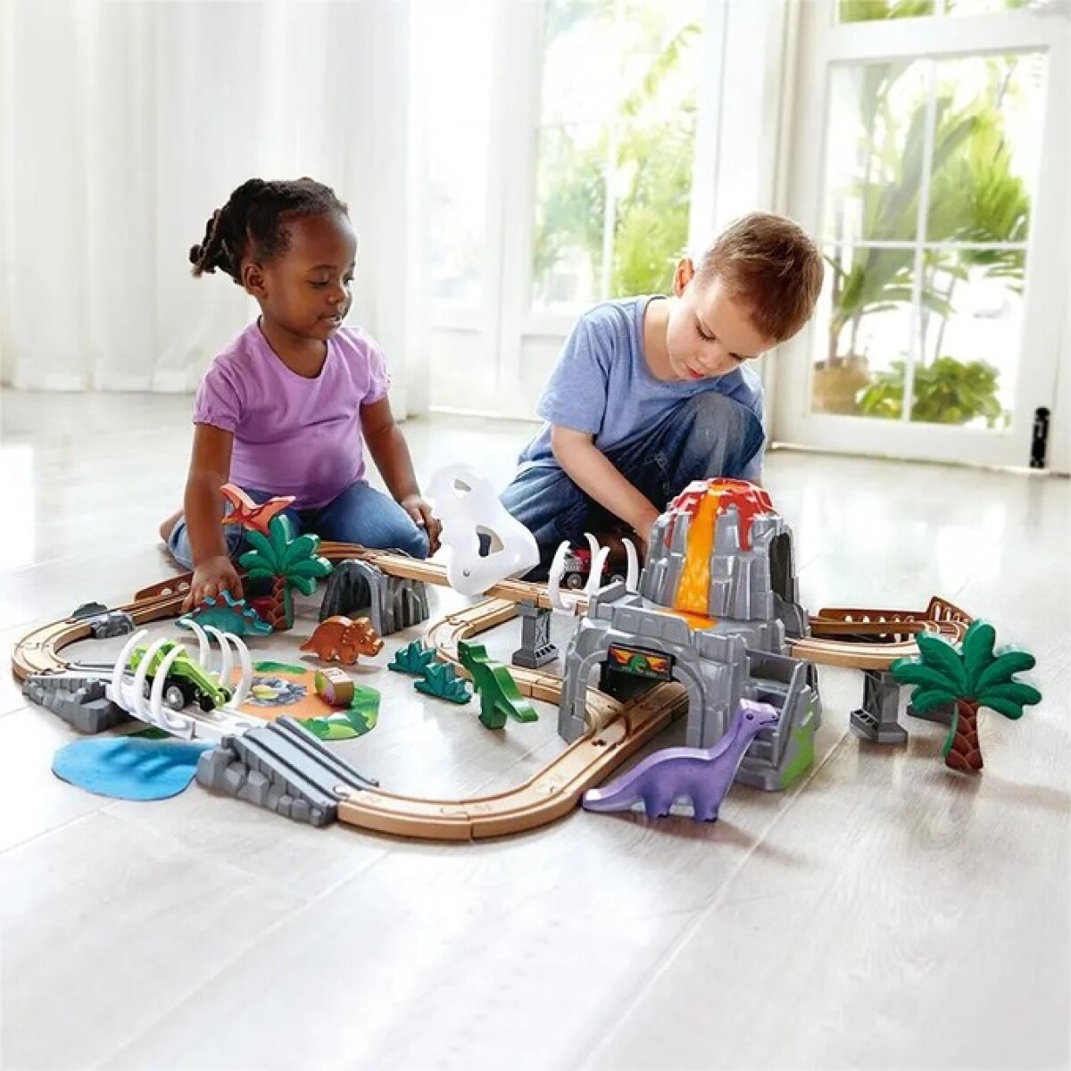 Pista tren aventuras DINO HAPE 