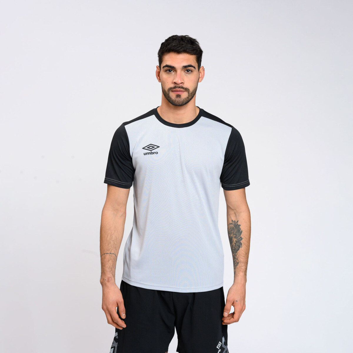REMERA DOV HOMBRE Umbro Hombre - 052 