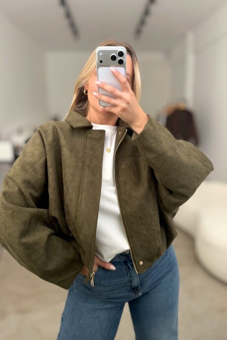 Campera VIRAL- detalle etiqueta! Líquida! Verde