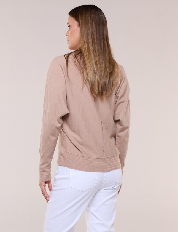 Buzo Tejido Fino Escote V Con Costura Central BEIGE