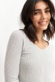 Sweater escote corazón GRIS