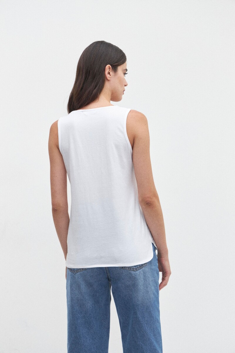 Musculosa con trenzas en escote blanco