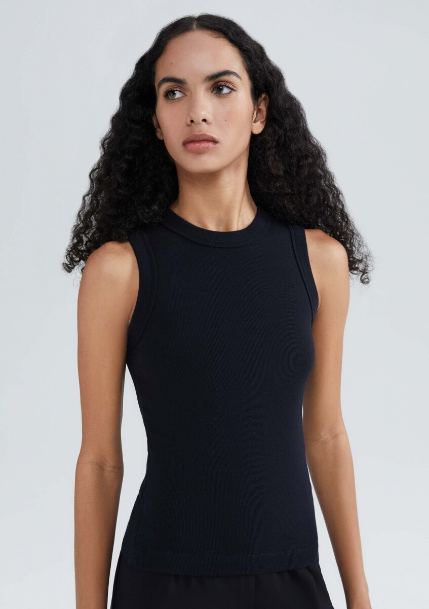 MUSCULOSA EN TELA ACANALADA - NEGRO 