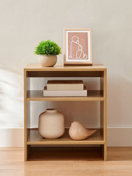 MESA DE LUZ CON DOBLE ESTANTE MADERA