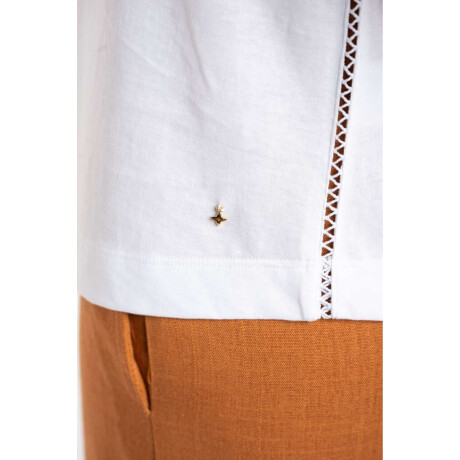 Remera Escote V Puntilla Blanco