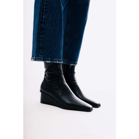 Bota Cornil Black