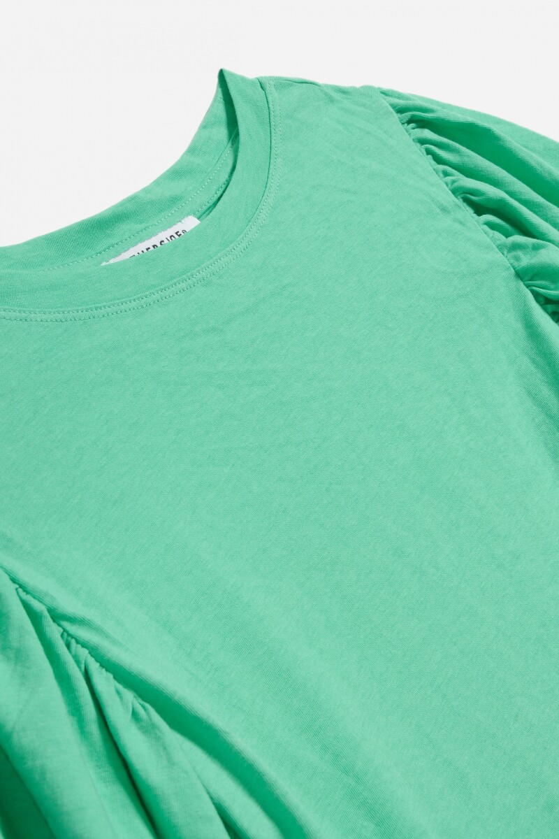 Remera con volados VERDE