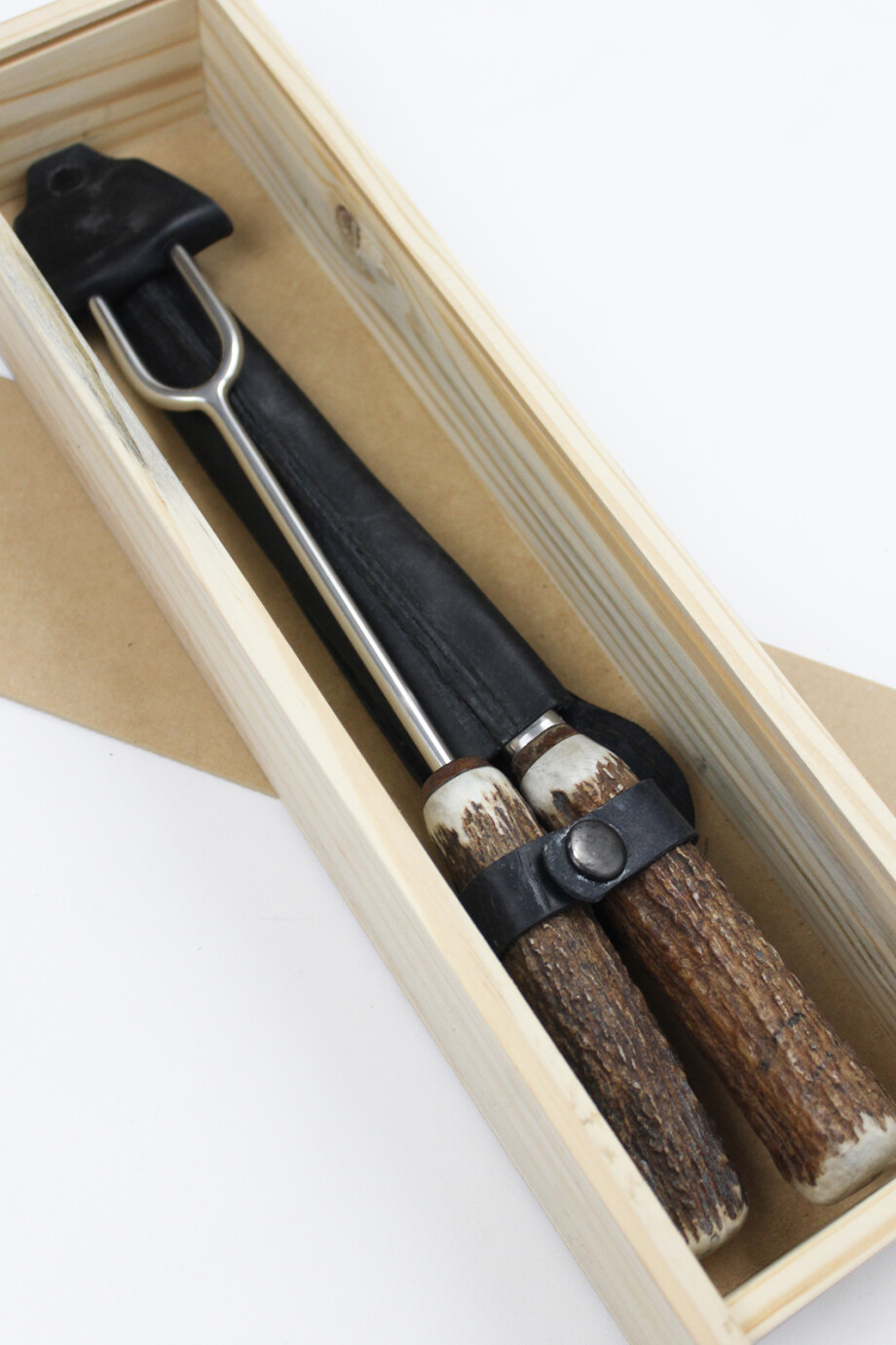 Caja con Cuchillo y Pincho Caja con Cuchillo y Pincho