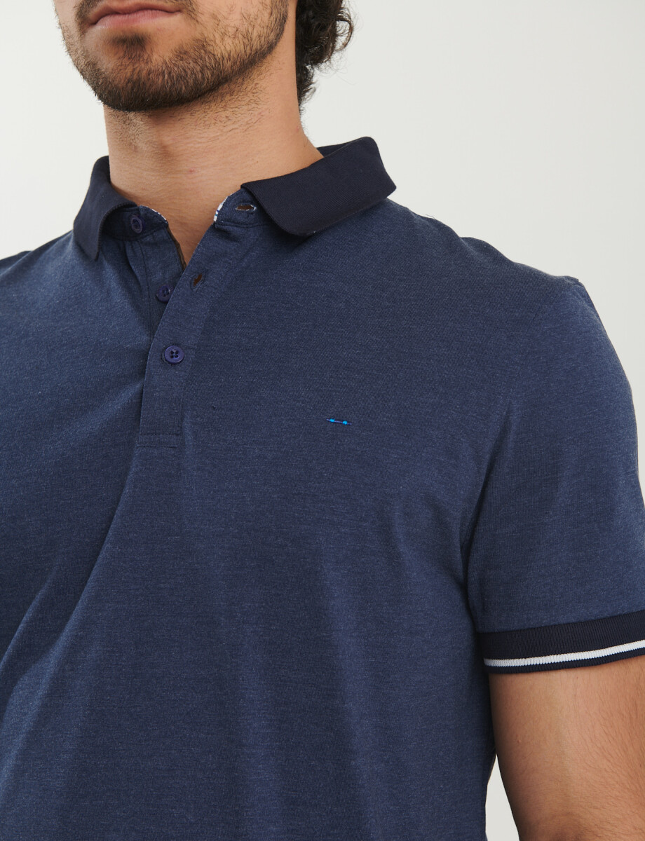 520974 REMERA HARRINGTON LABEL Azul Piedra