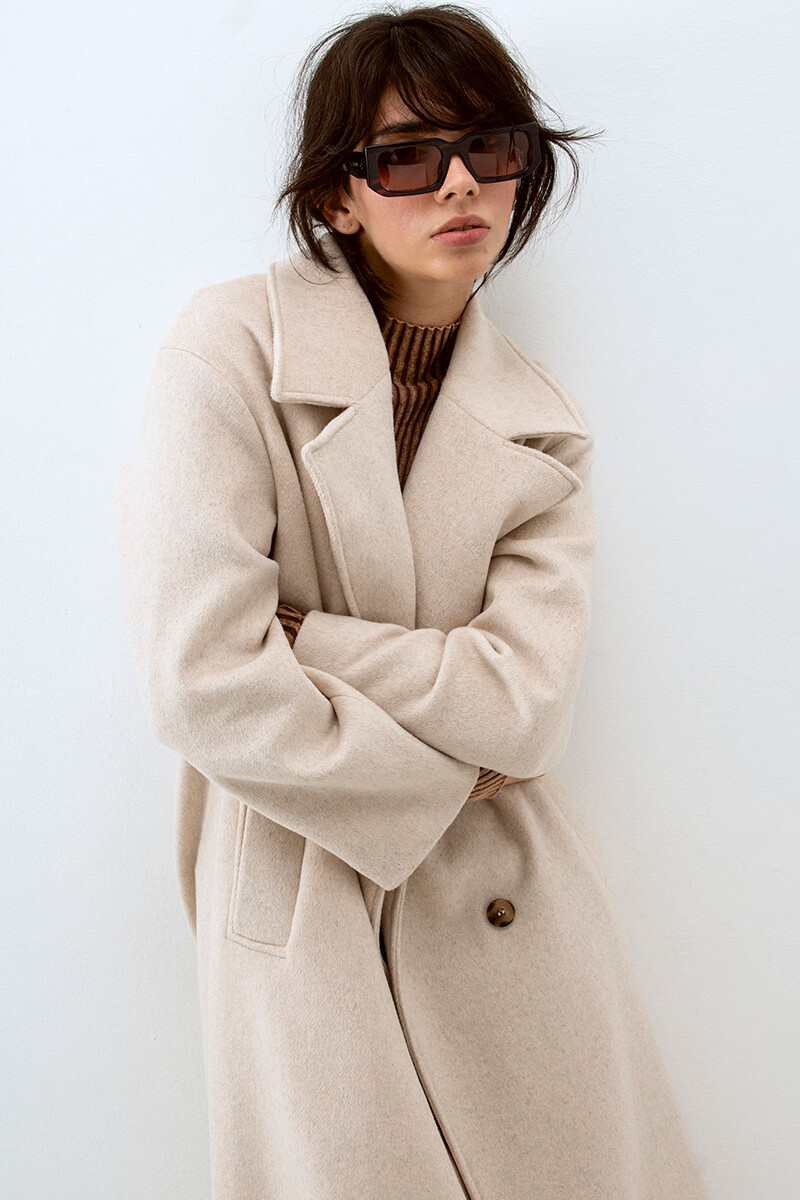 Lisa Beige