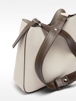 Bolso De Hombro Con Textura crudo