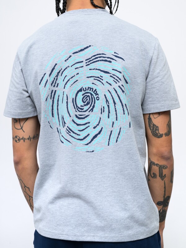 REMERA FINGERPRINT Umbro Hombre 051