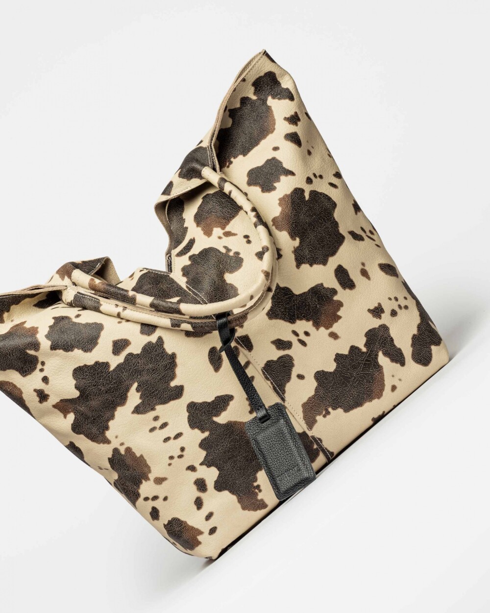 Bolso Loto En Cuero Grabado Vaca Natural