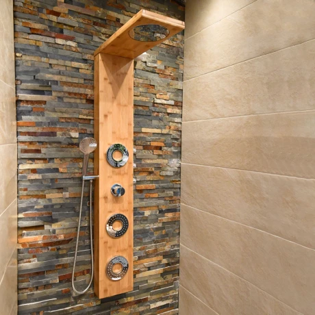 Panel De Hidromasaje Bamboo Con 4 Jets, Roseta Y Telefono - Requiere Min. 3.0Kg/Cm² De Presión De Agua. 000