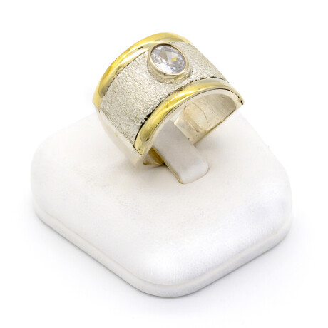 Anillo de plata 925, double en oro 18 ktes y circonias. Anillo de plata 925, double en oro 18 ktes y circonias.