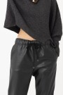 Pantalón slim fit Negro
