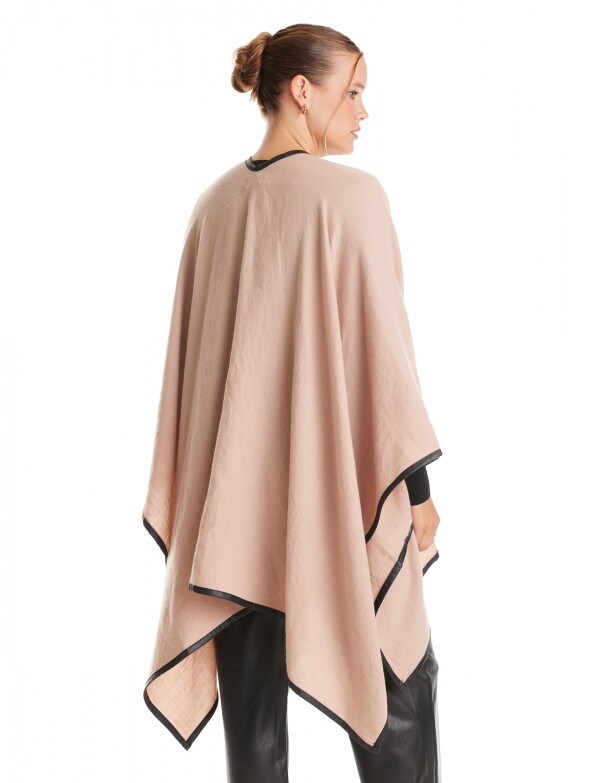 Ruana Botones Ribete ROSA OSCURO