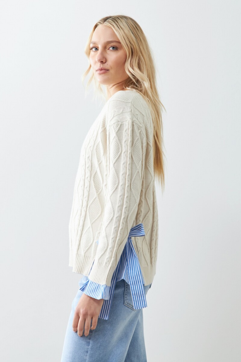 Sweater con camisa rayada beige claro