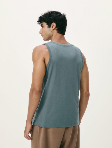 MUSCULOSA BÁSICA WORLD VERDE