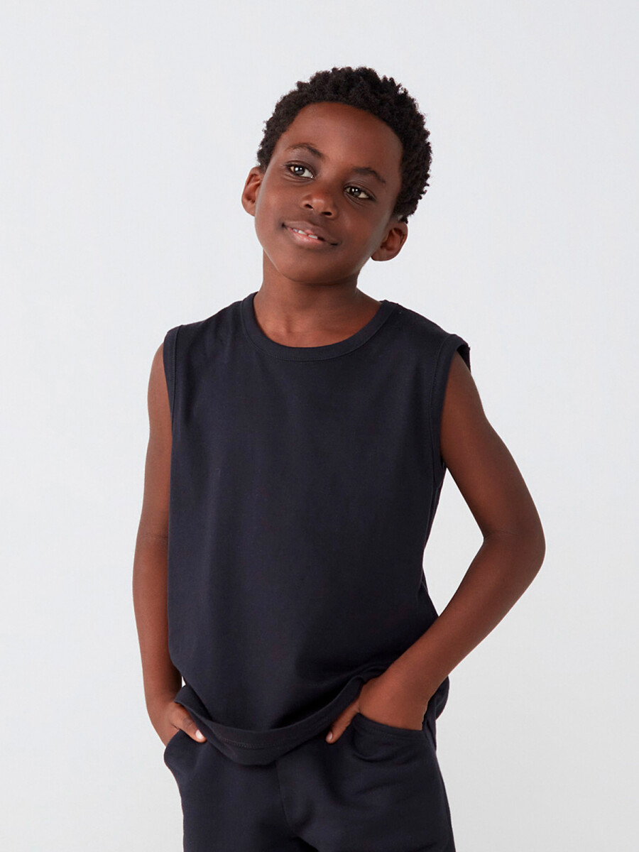 MUSCULOSA BÁSICA INFANTIL REGULAR - NEGRO 