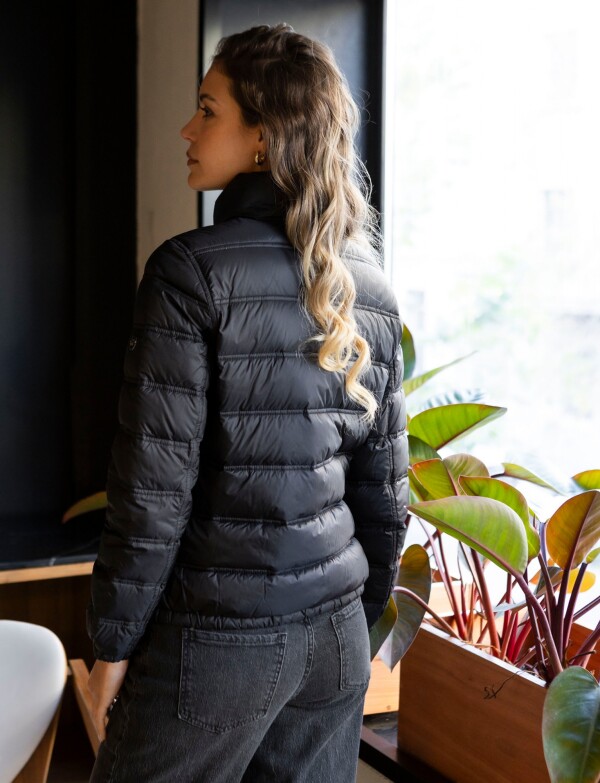 Campera Plumas Reversible Packable NEGRO