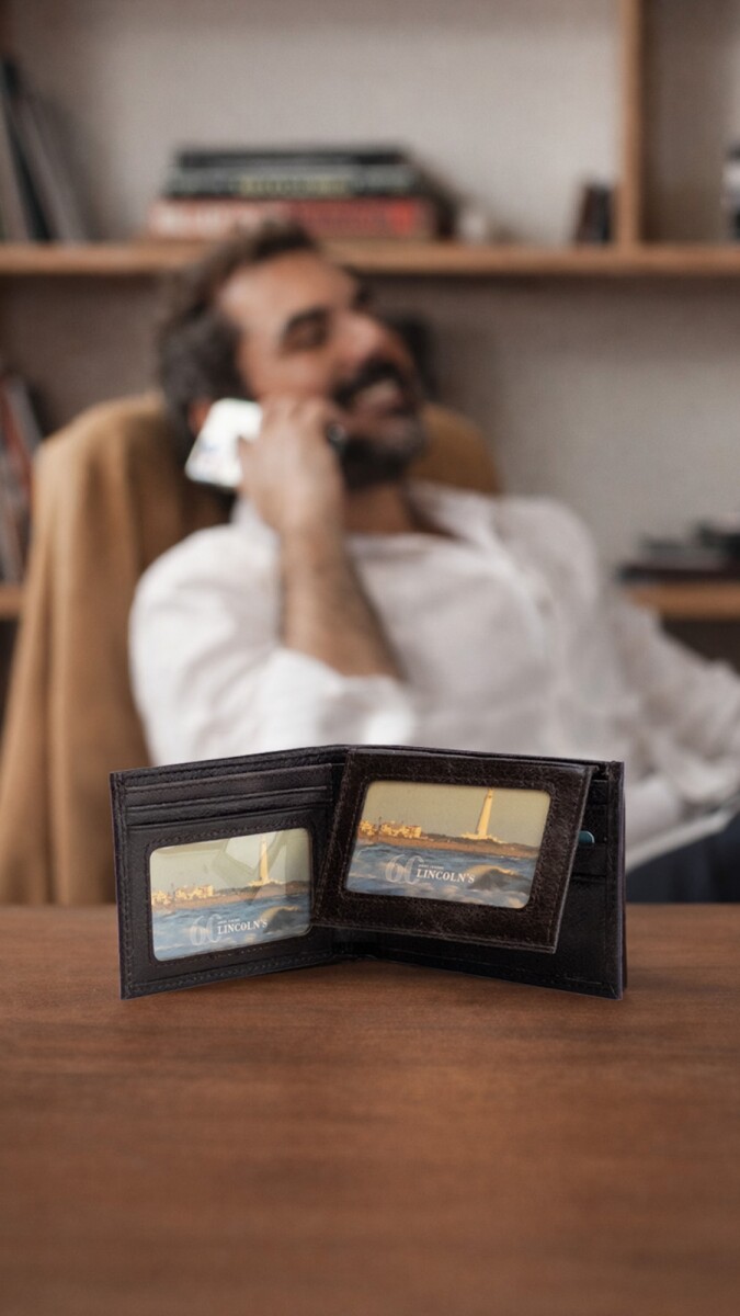 BILLETERA CUERO ARTEMISA - CHOCOLATE 