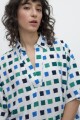 Blusa oversized con estampa geométrica azul regata