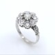 Anillo antiguo en oro 18k blanco y brillantes Anillo antiguo en oro 18k blanco y brillantes