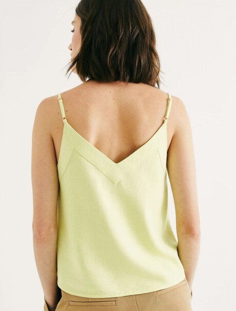 BLUSA CON DESCOTE VERDE