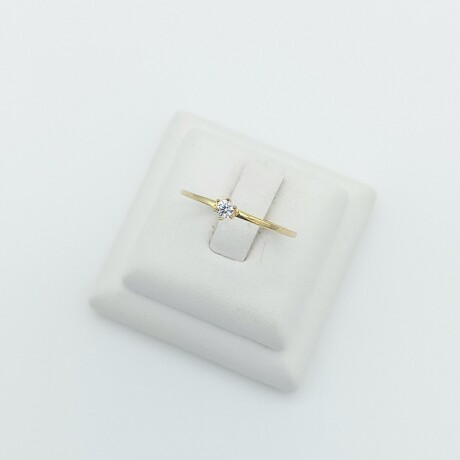 Anillo de oro 9 ktes con circonia. Anillo de oro 9 ktes con circonia.