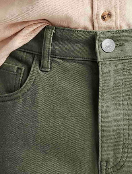 PANTALONES DE SARGA AJUSTADOS VERDE