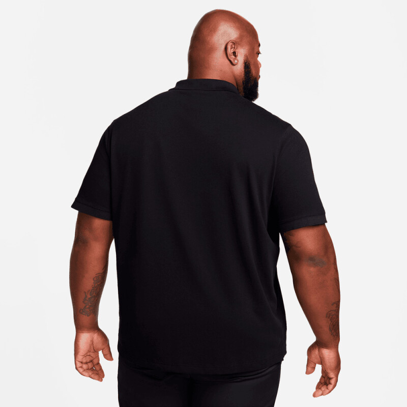 Camiseta Nike Club de Hombre Gris