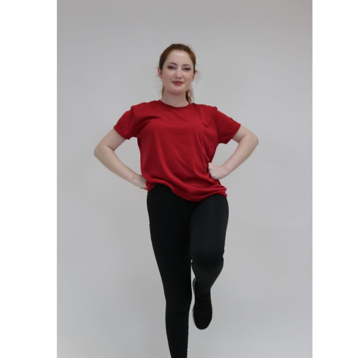 Camiseta Gildan Deportiva Femenino - Bordó 